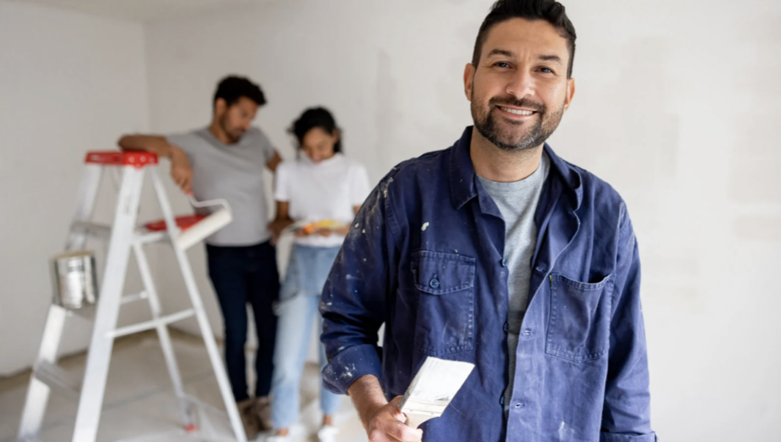 Illustration de l'article : Pourquoi engager un professionnel pour vos travaux de peinture et de pose de sol ? 